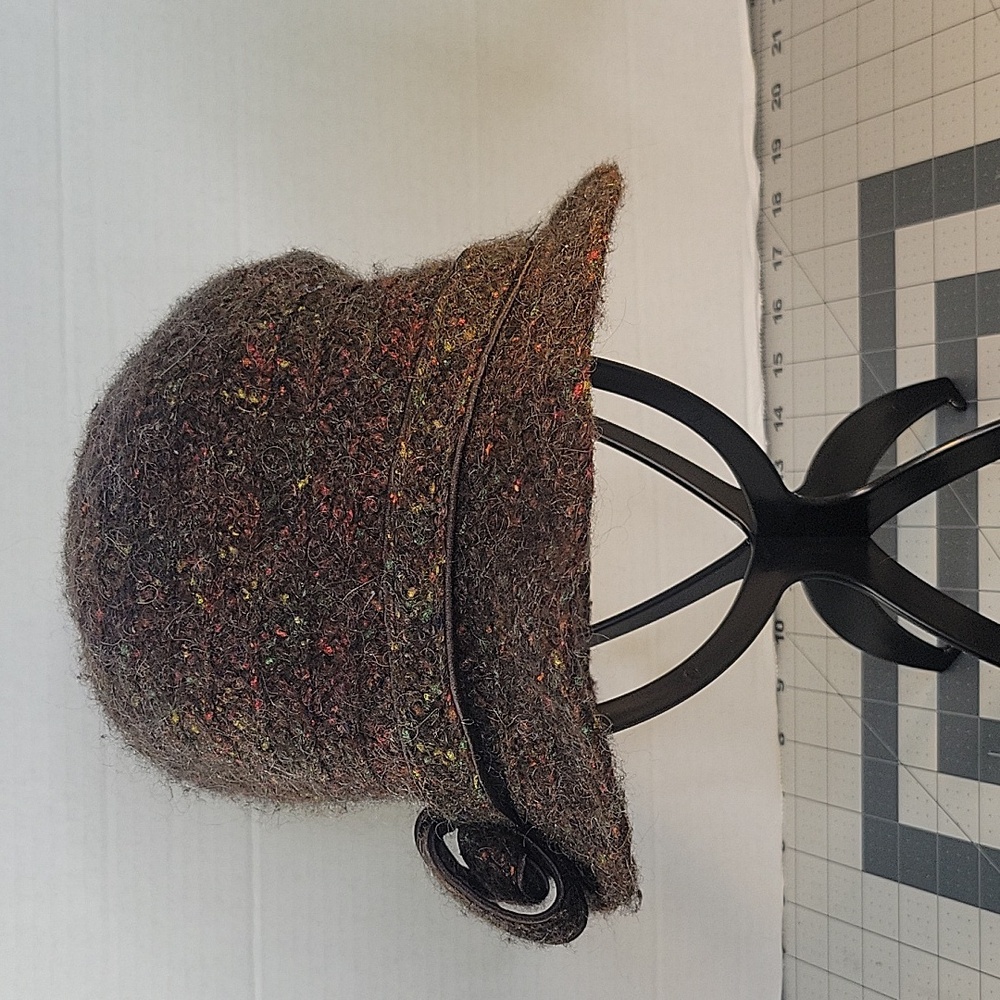Betmar N.Y.‎ Tweed Wool Blend Cloche Hat Brown Speckled